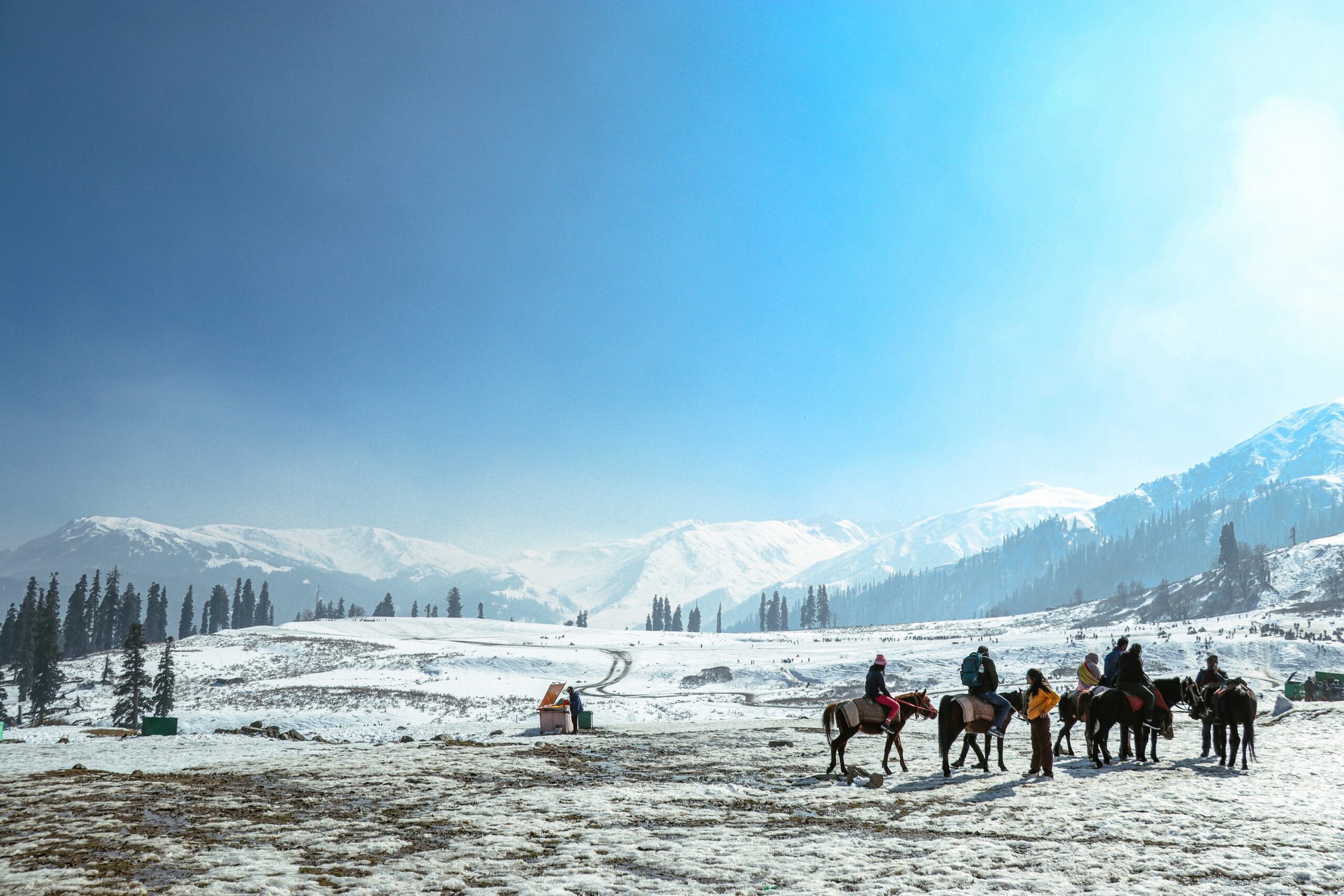 chain vehicle in gulmarg