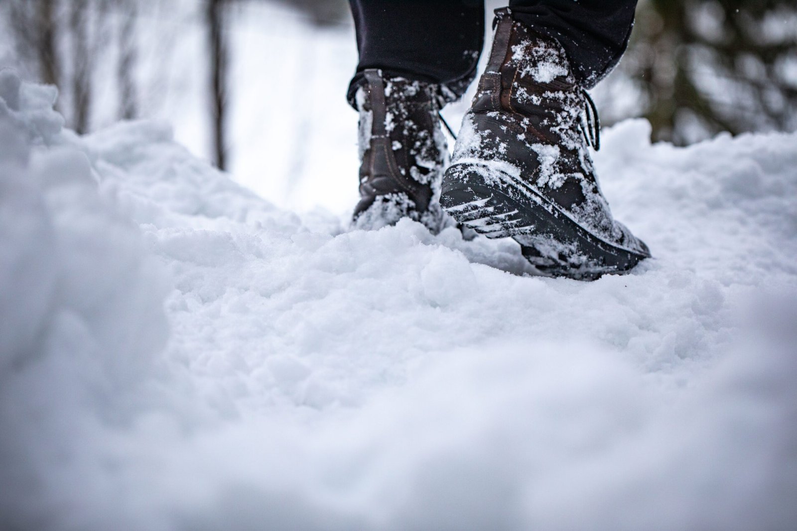 Best Snow Boots for Skiing & Walking in Gulmarg