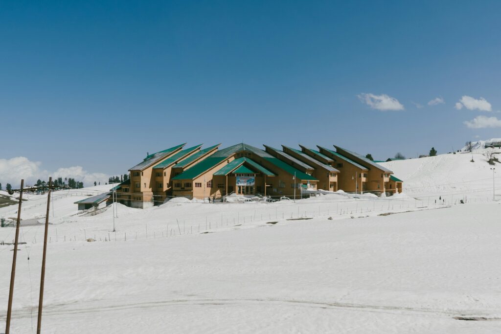Where to Stay in Gulmarg for Skiing?