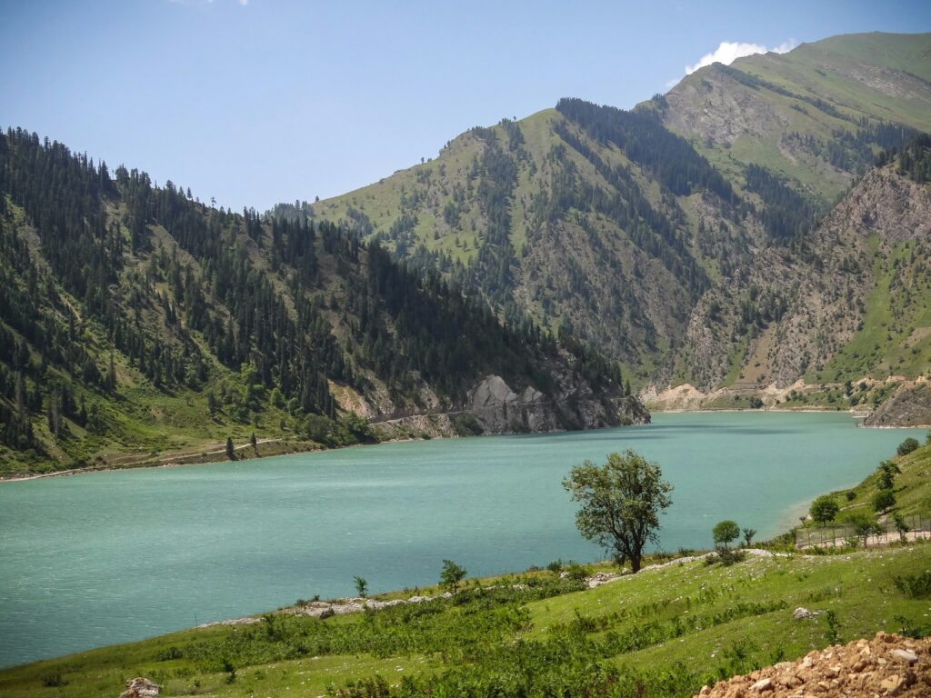 Gulmarg to Gurez Valley Distance
